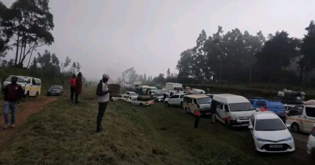 Kimende Traffic Snarl-Up Leaves Motorists Stuck for Over 12 Hours on Nairobi-Nakuru Highway